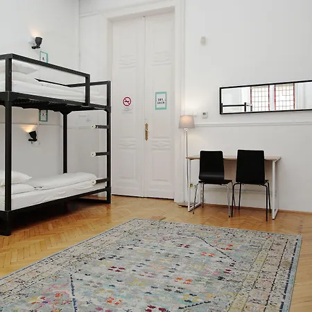 Maverick Downtown Budapest