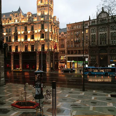 Maverick Downtown Budapest