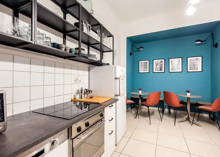 Maverick Downtown Hostel