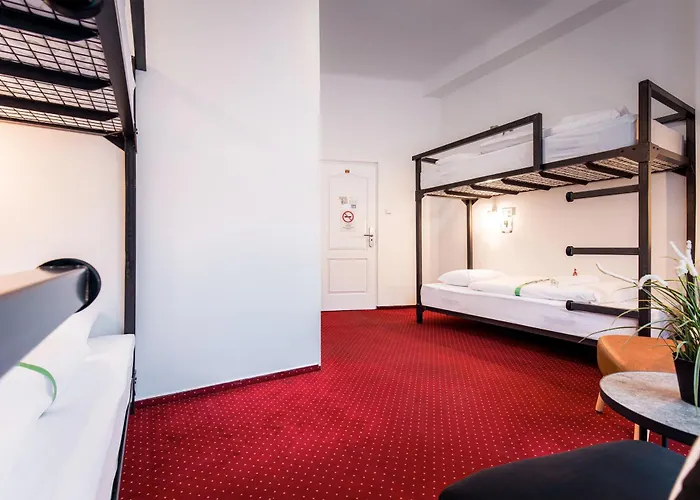 Maverick Downtown Hostel *