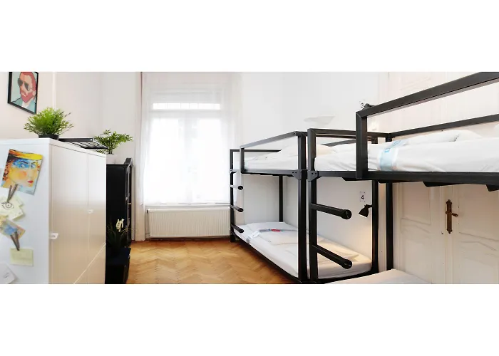 Hostel Maverick Downtown *