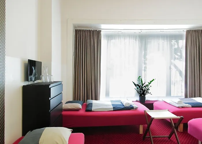 Maverick Downtown Hostel *