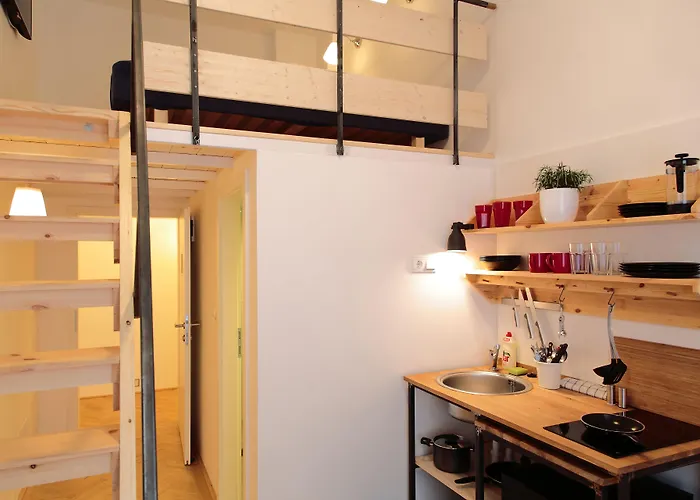 Maverick Downtown Hostel *