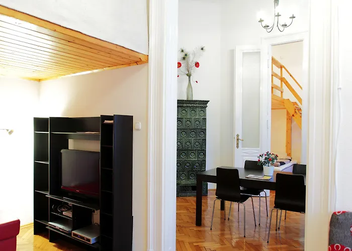 Maverick Downtown Hostel