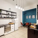 אכסניה Maverick Downtown *