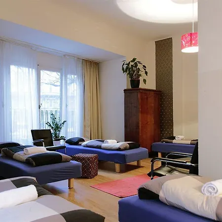 Maverick Downtown Hostel *