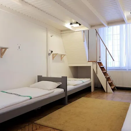 Maverick Downtown Hostel