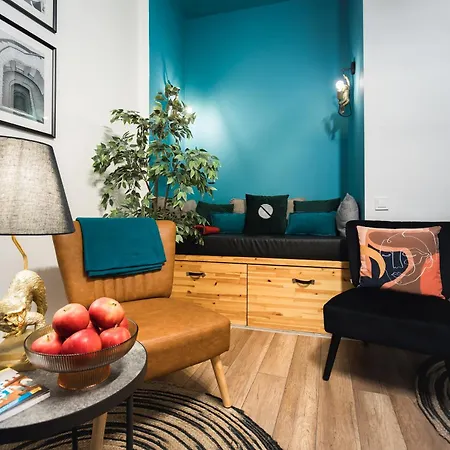 Maverick Downtown Hostel