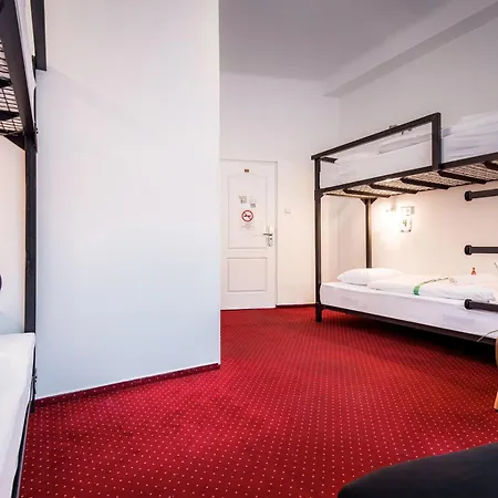 Maverick Downtown Hostel *