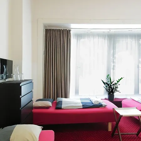 Maverick Downtown Hostal *