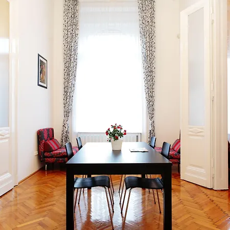 Хостел Maverick Downtown