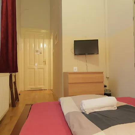 Hostel Maverick Downtown *