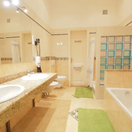 Maverick Hostel&ensuites *