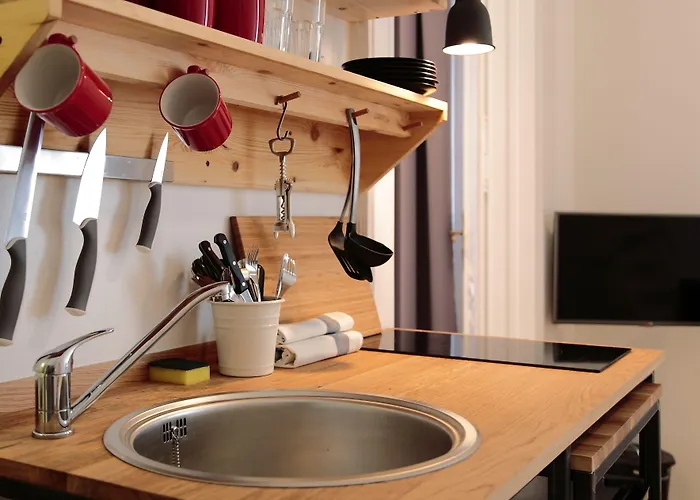 Maverick Downtown 旅馆 *