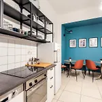Maverick Downtown Hostel