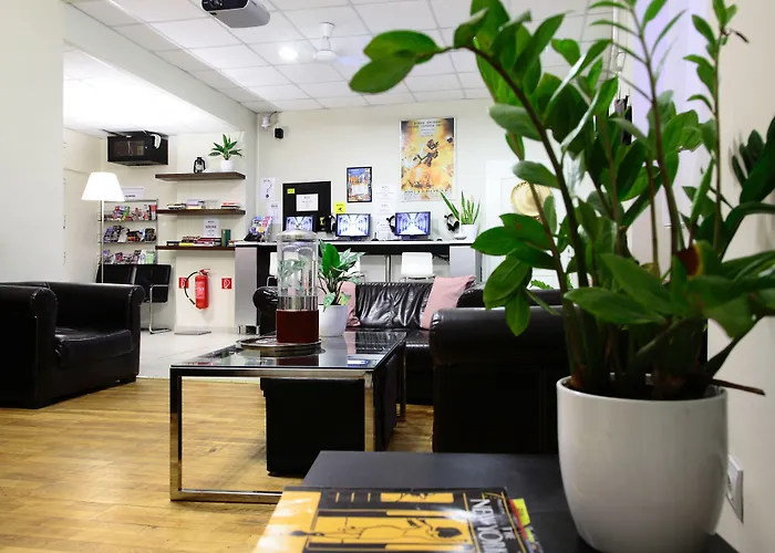 Maverick Downtown Hostel *